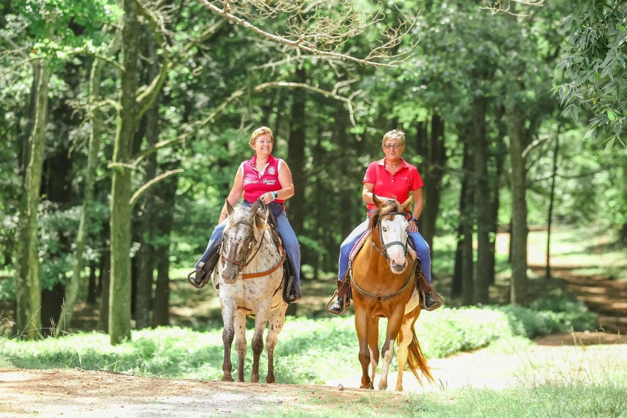 Southern Cross Guest Ranch Resort 3*