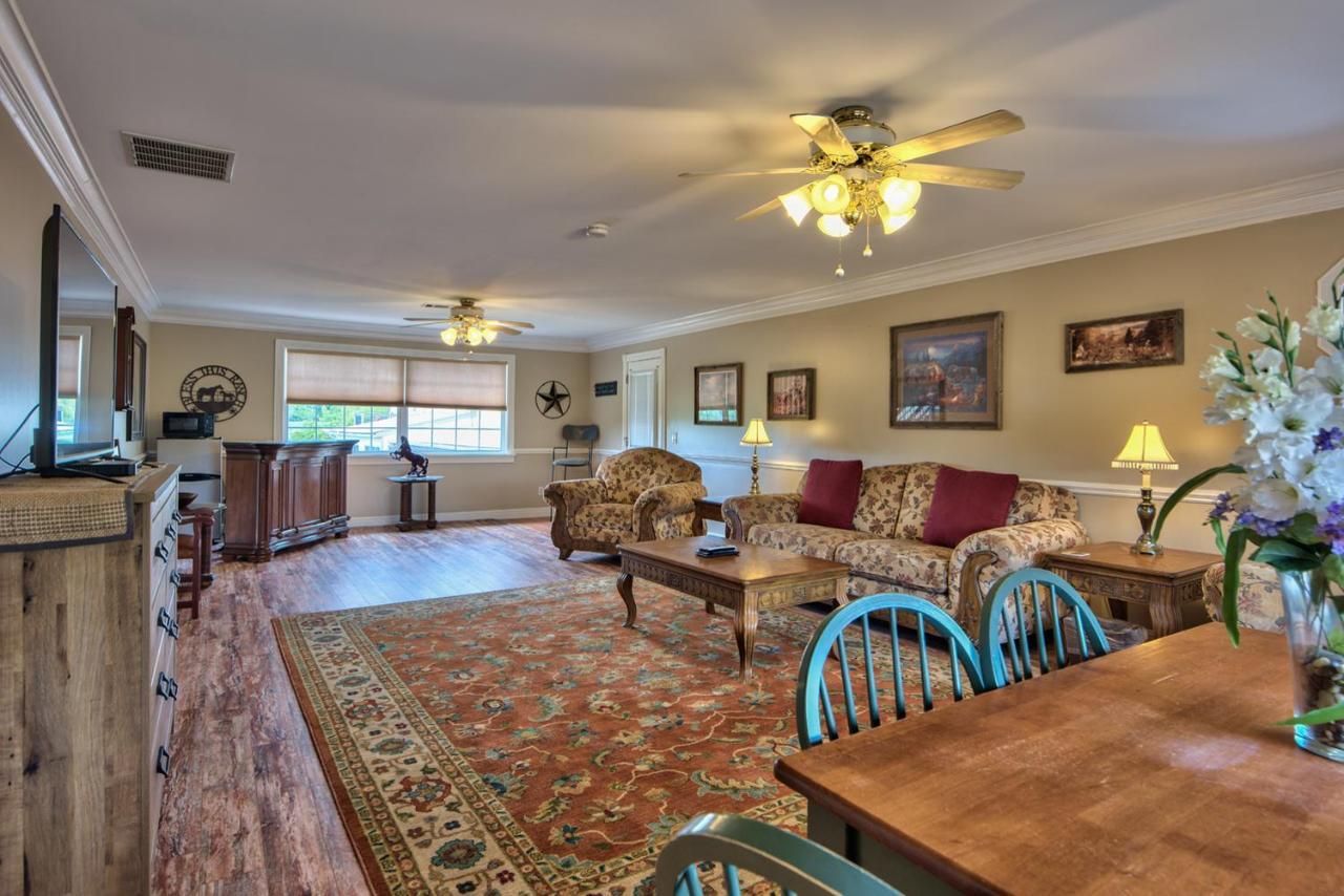 Resort Southern Cross Guest Ranch 3*